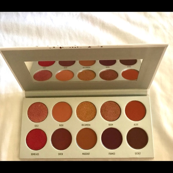 Authentic Morphe Jaclyn Hill Eyeshadow Palette Ring The Alarm
Original - Picture 3 of 4